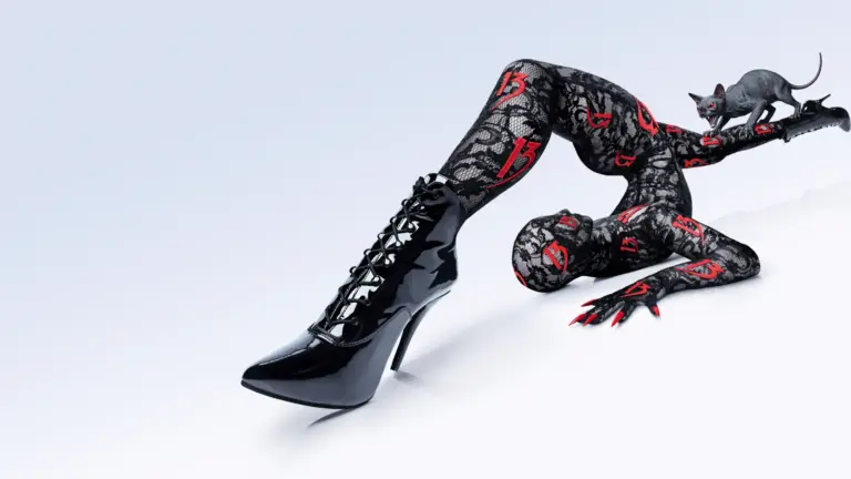Imagem promocional de American Horror Story: 13, temporada disponível no Disney+