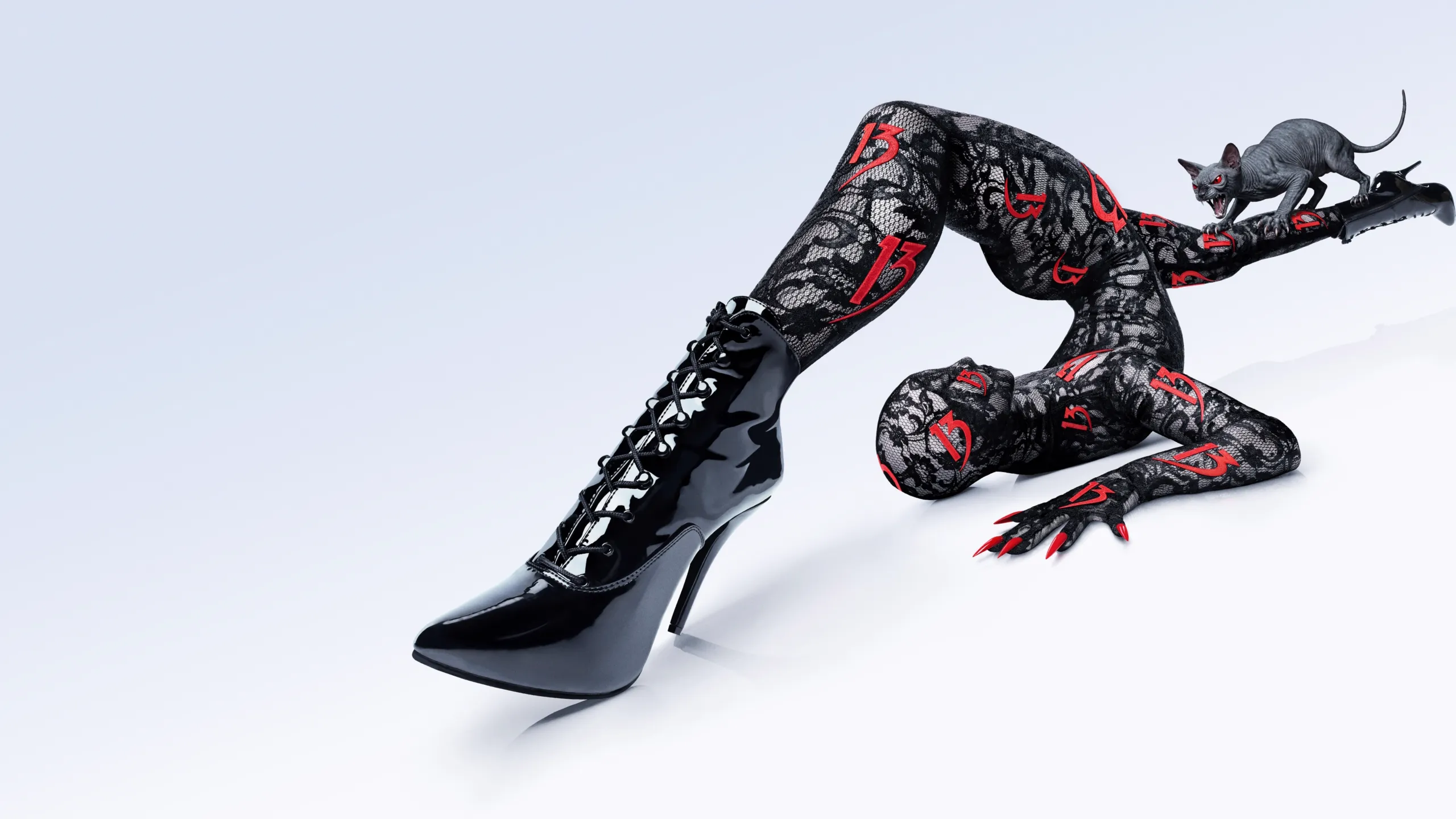Imagem promocional de American Horror Story: 13, temporada disponível no Disney+