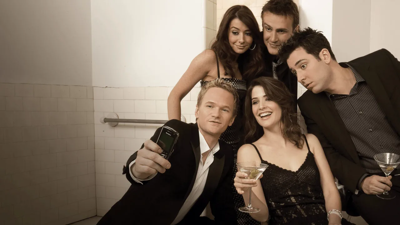 Elenco de How I Met Your Mother em imagem oficial do Disney Plus