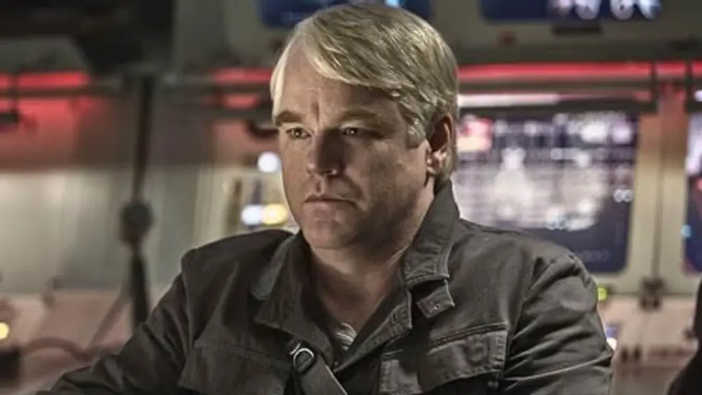 Jesse Plemons é Plutarch Heavensbee