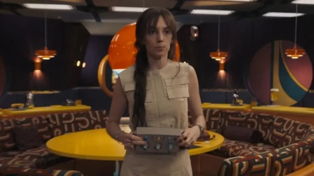 Maya Hawke é Wiress