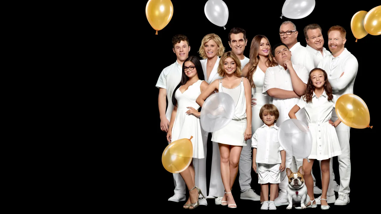 Elenco de Modern Family em imagem oficial do Disney Plus