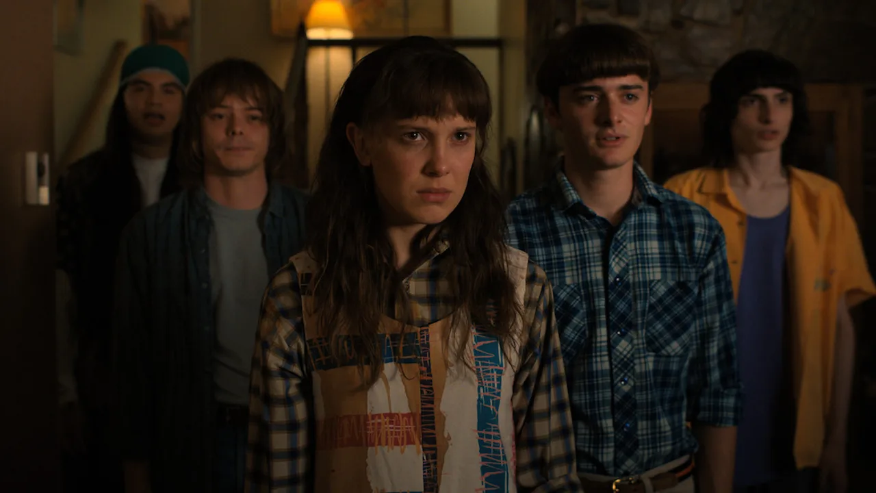 Personagens de Stranger Things em imagem oficial da Netflix